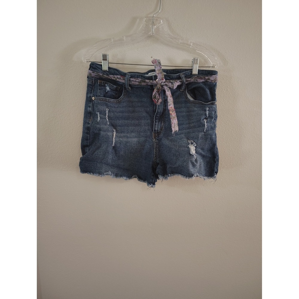 Celebrity Pink Distressed Denim Shorts Medium Wash Floral Tie Belt Size 15/32
